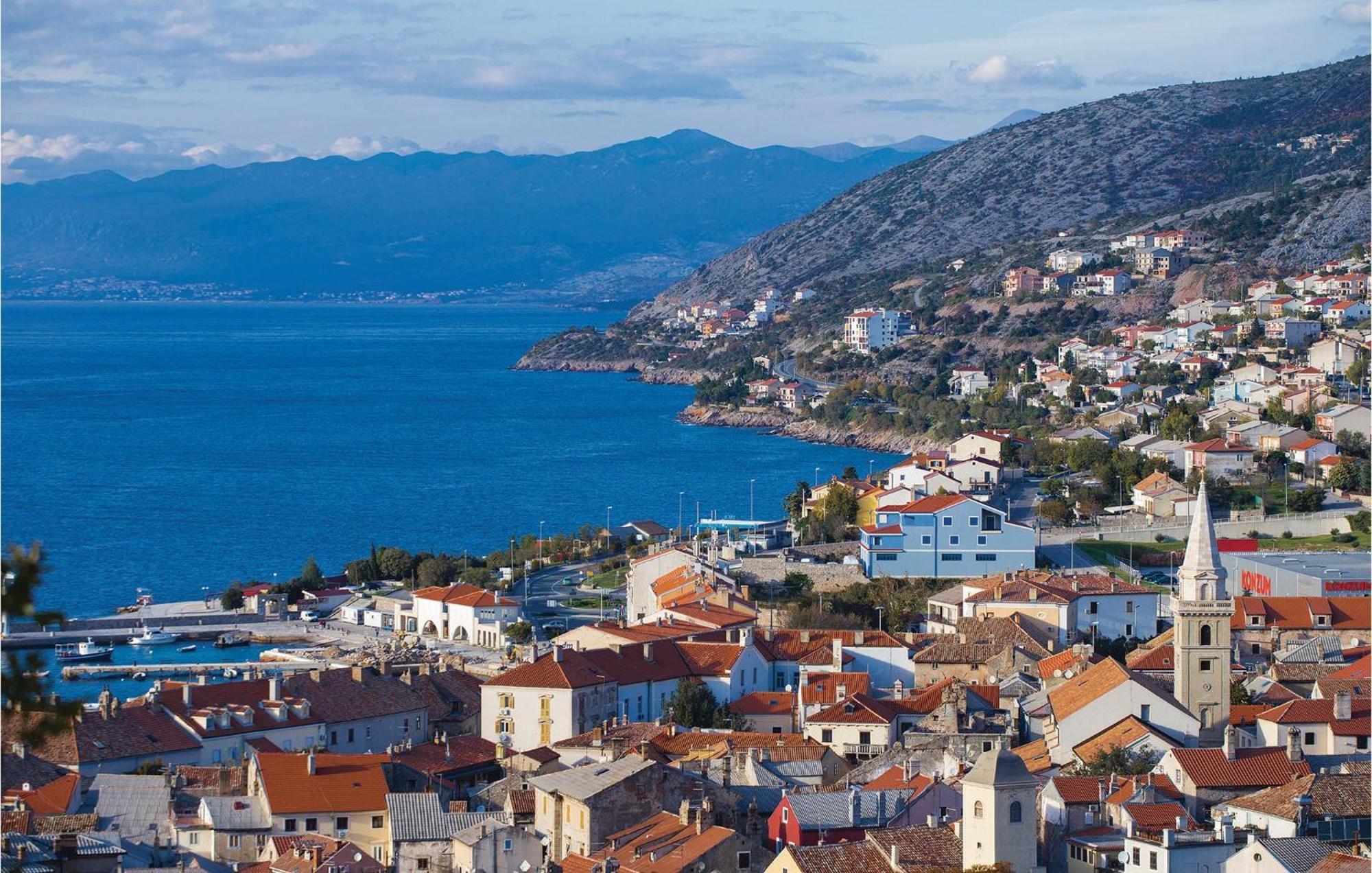 1 Bedroom Nice Apartment In Senj Сень Экстерьер фото
