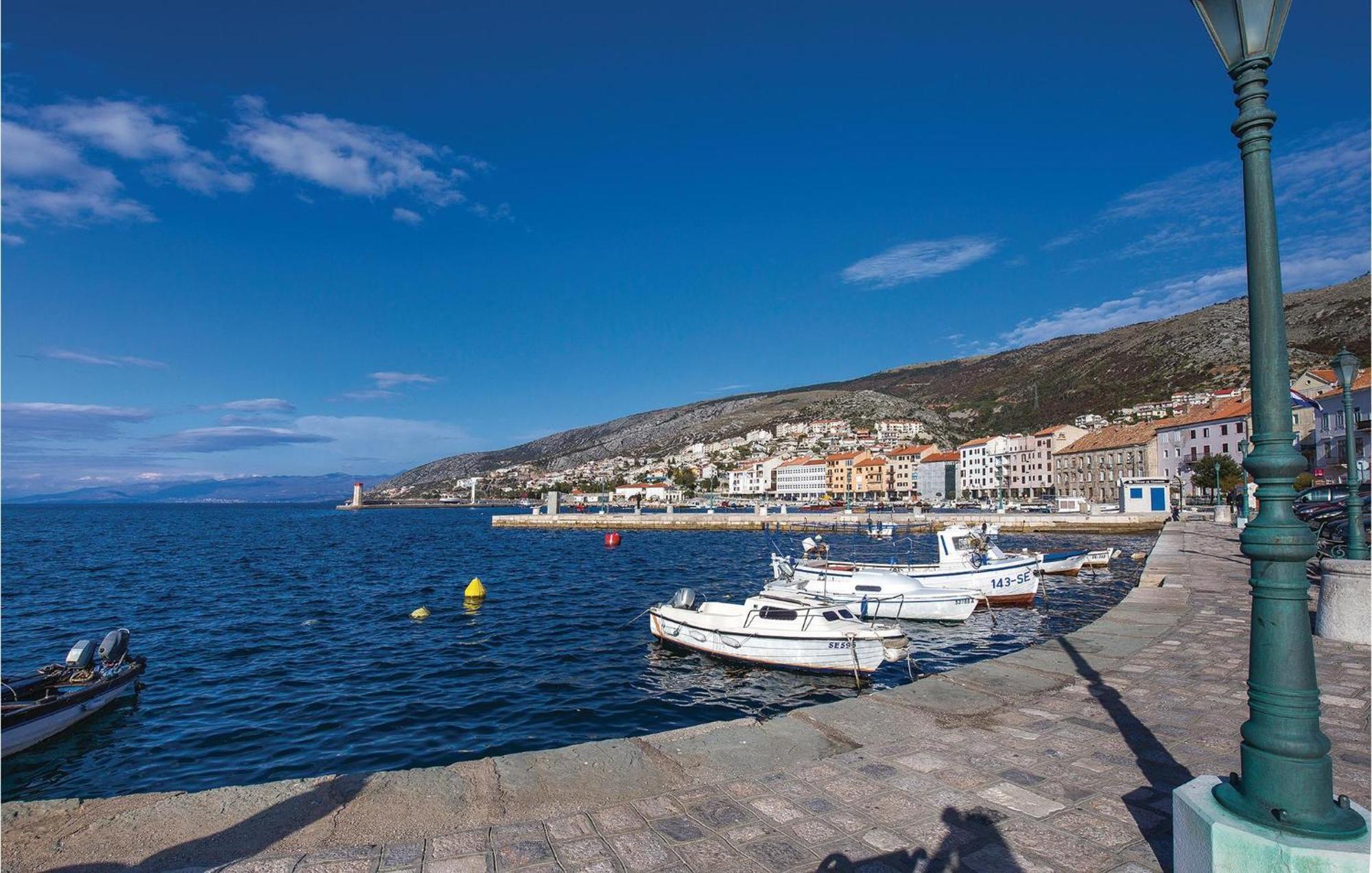 1 Bedroom Nice Apartment In Senj Сень Экстерьер фото